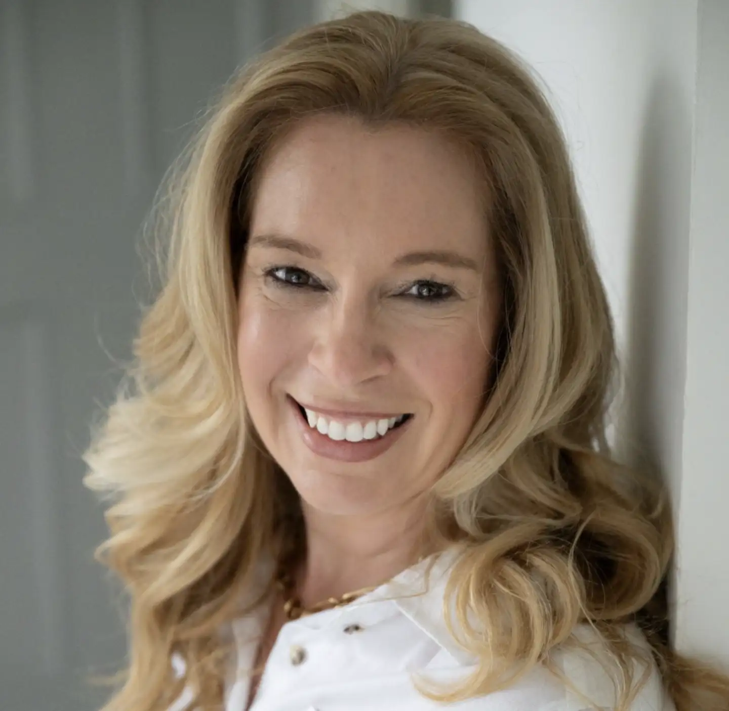 Portrait of Anna Dibnah, satisfied client