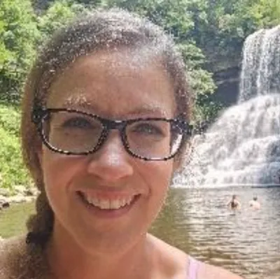 Portrait of Janelle Simpson, satisfied client